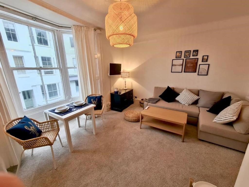 Centrally Located, Comfortable Apartment Near Station, Beach And North Laines Brighton Habitación foto