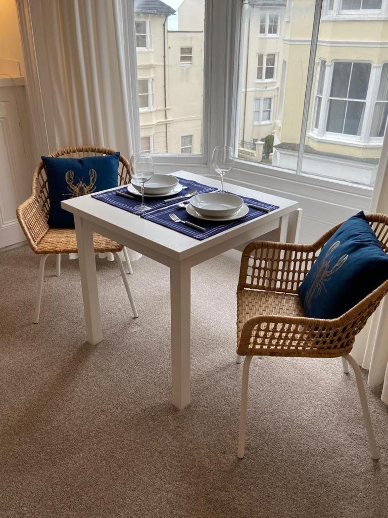 Centrally Located, Comfortable Apartment Near Station, Beach And North Laines Brighton Habitación foto